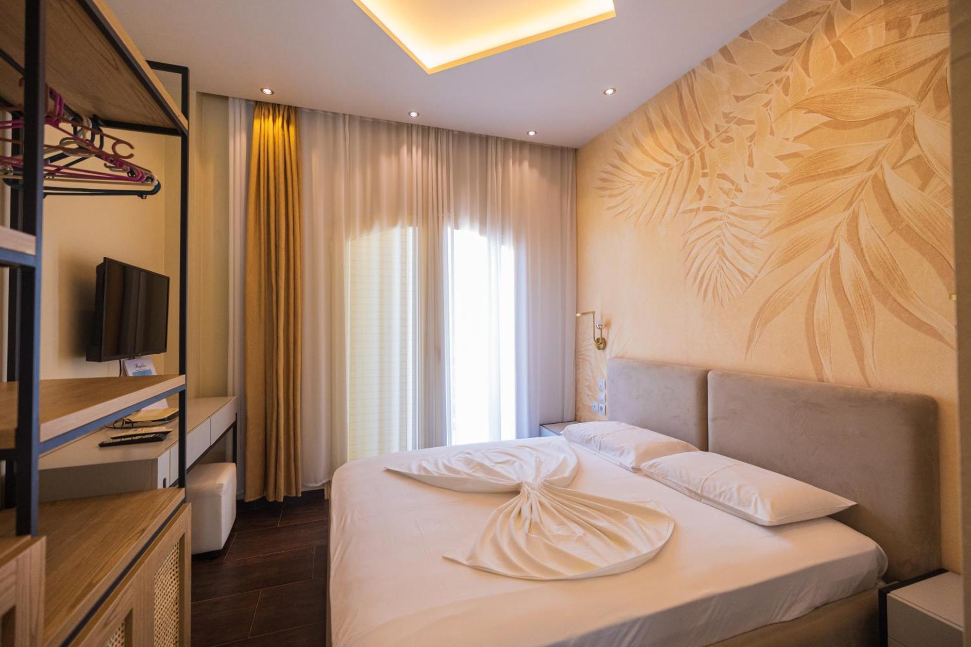 Royal Blue Hotel Dhërmi 외부 사진