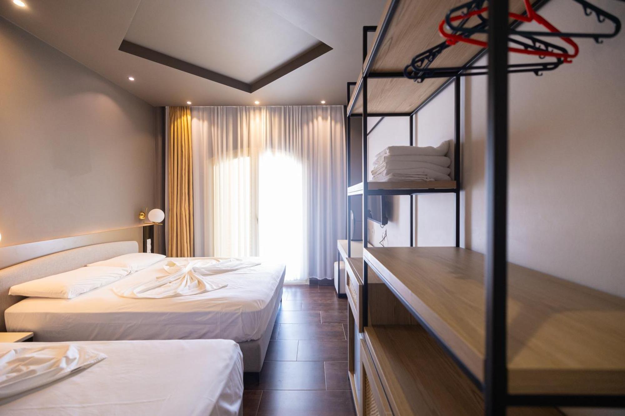 Royal Blue Hotel Dhërmi 외부 사진